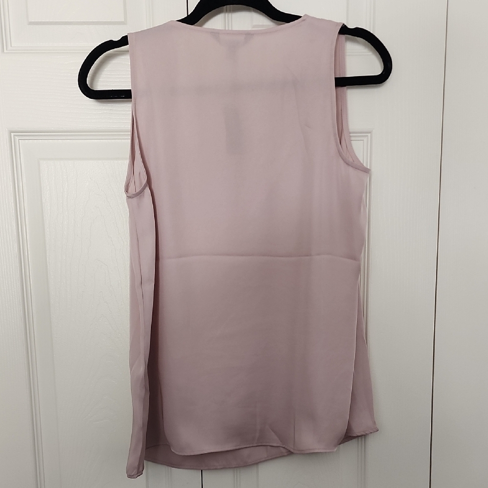 Express Soft Pink V-Neck Sleeveless Blouse - Picture 4 of 4